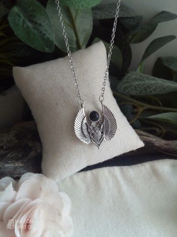 Collier scarabée égyptien argenté