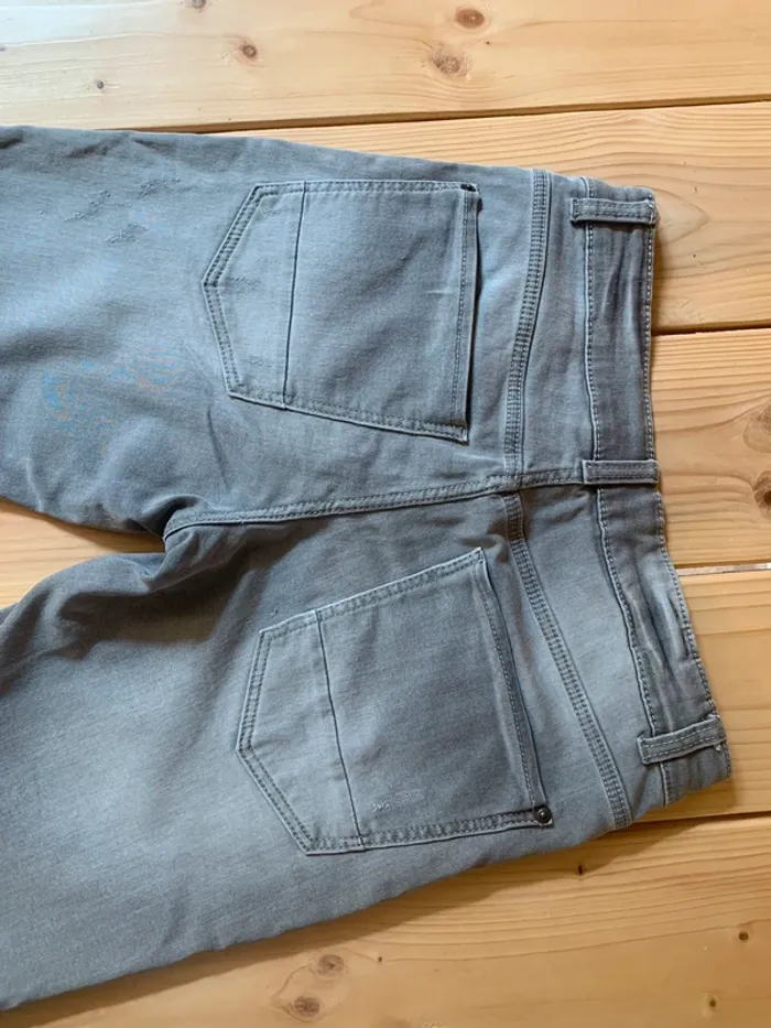 Short gris - photo numéro 2