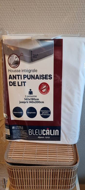 Housse intégral pour matelas anti punaise de lit Bleu câlin