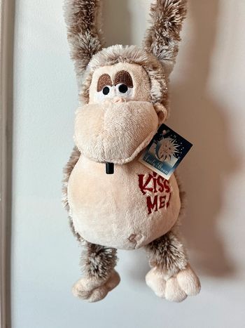 Peluche Singe siffleur à suspendre