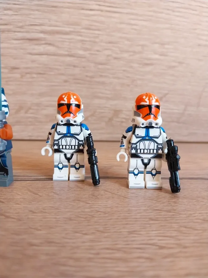 Figurines type lego Jedi Ashoka + 4 clones de la légion d'Ashoka star wars - photo numéro 4