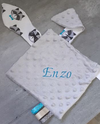 Doudou plat oreilles de lapin