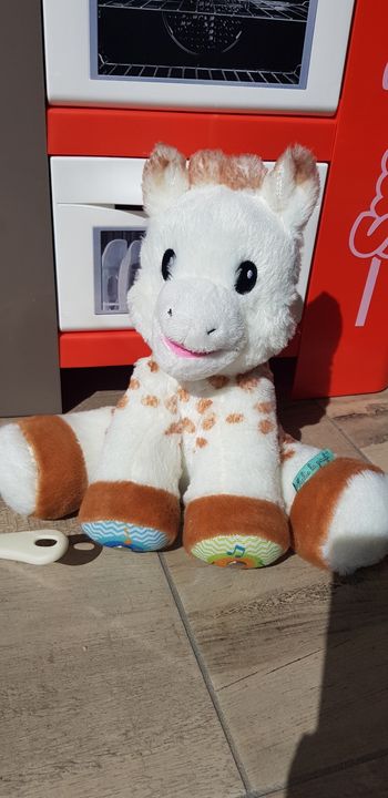 Sophie la Girafe- Peluche Touch and Music Magique, Multicolore