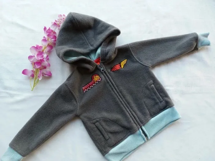 Gilet polaire à capuche zippé 9 mois - photo numéro 2