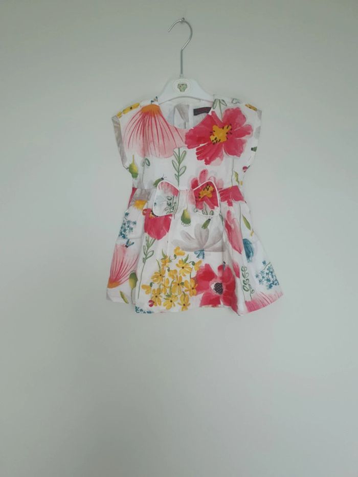 Robe florale sans manche forme trapèze noeud sur le milieu 2 ans catimini