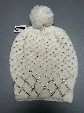 Bonnet blanc à pompon et strasses neuf