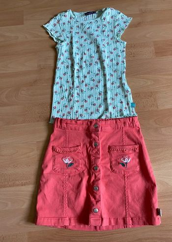 Tee shirt et jupe