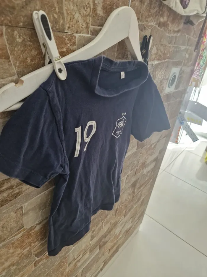 1 tee shirt bleu foot Benzema taille 8 ans - photo numéro 3