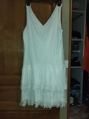 Robe en dentelle blanche