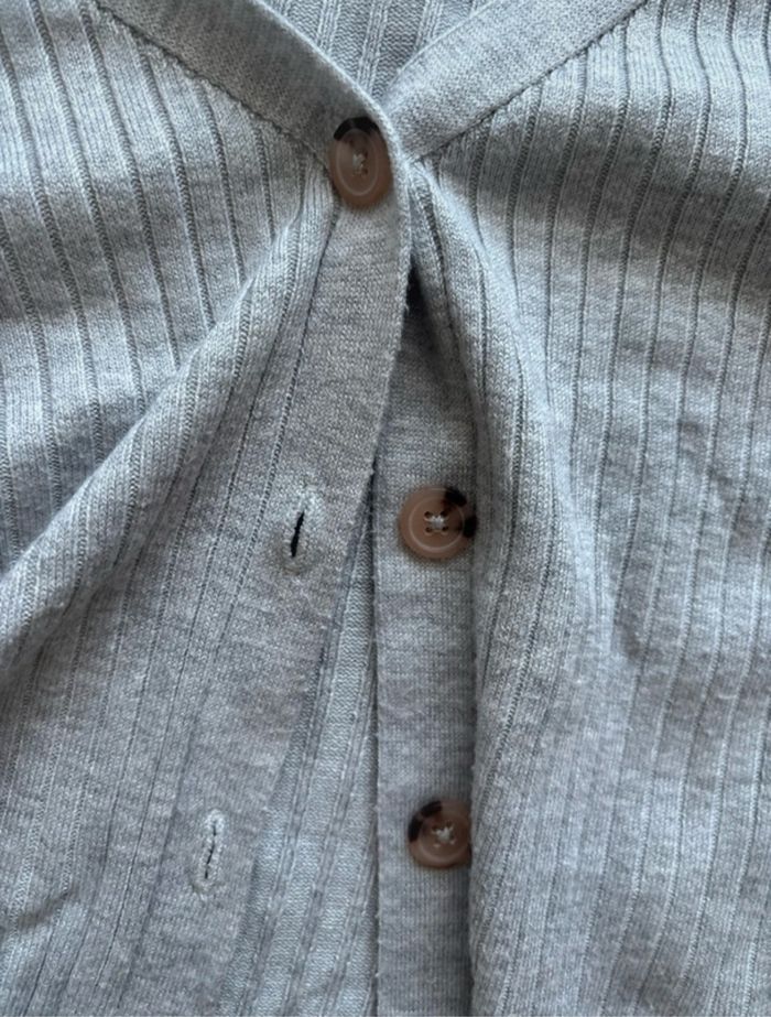 Gilet court à boutons - photo numéro 3