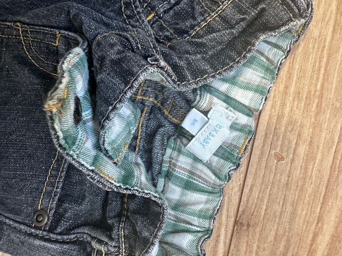Jeans bébé 6 mois - photo numéro 2