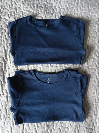 Lot de deux Tee-shirts maillots de corps taille 5-6 ans