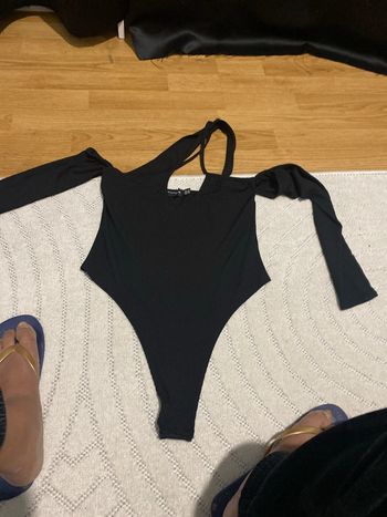 Body épaule dénudée