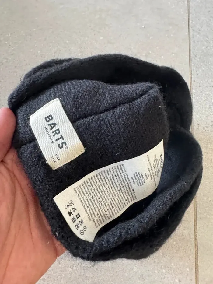 Bandeau noir Barts, neuf, valeur 25€ - photo numéro 4