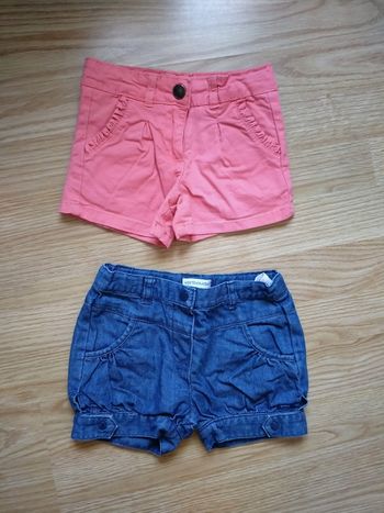 Lot de 2 shorts. Filles. Taille 3 ans