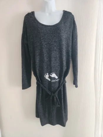 Robe pull maternité grossesse taille M, dentelle aux épaules