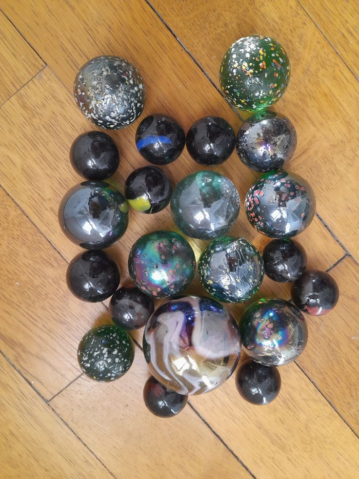 Lot de calots + 1 mammouth ( 21 pièces)