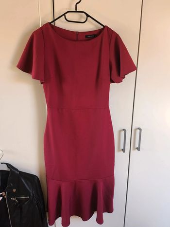 Robe a volant rouge