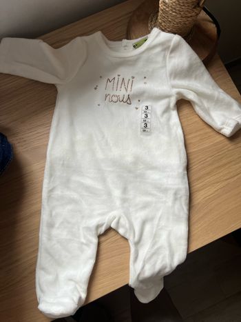 Pyjama tape à l’œil