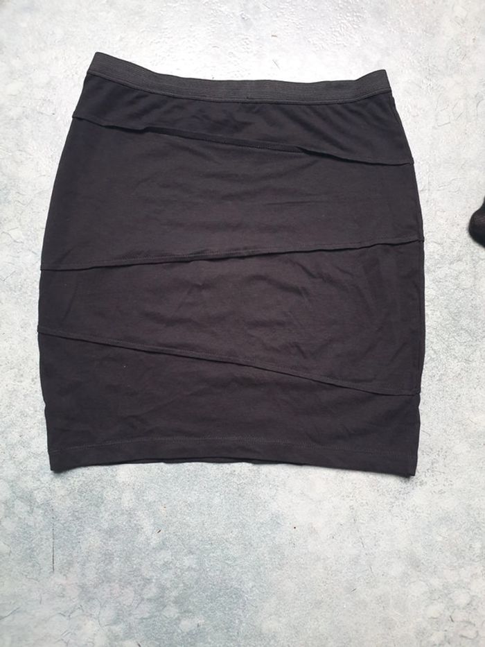 Jupe moulante noire - photo numéro 2