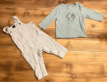Ensemble salopette et tee shirt 9 mois