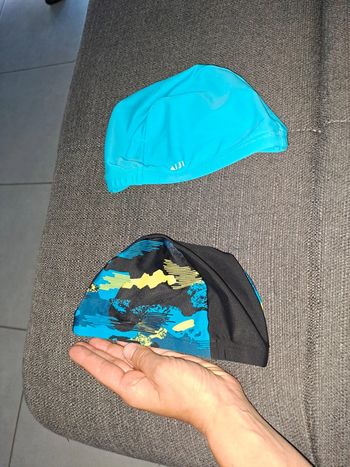 2 bonnets de bain pour piscine