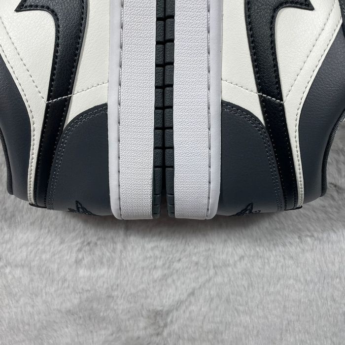 Nike Air Jordan 1 Low « Sail Off Noir Grey White » pointure 44.5 - photo numéro 9
