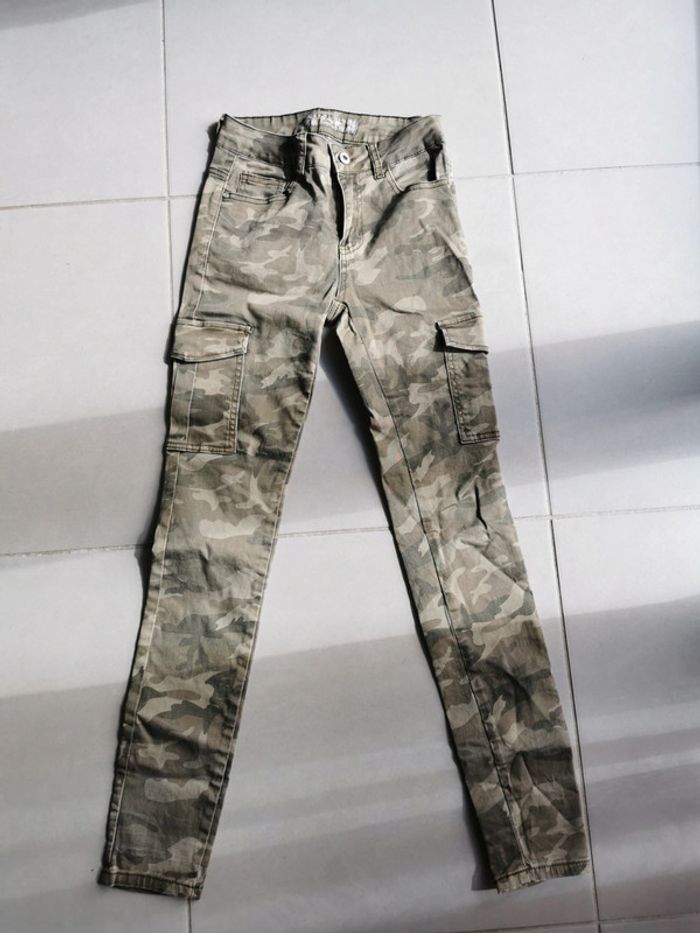 Jean camouflage taille 34 - photo numéro 2