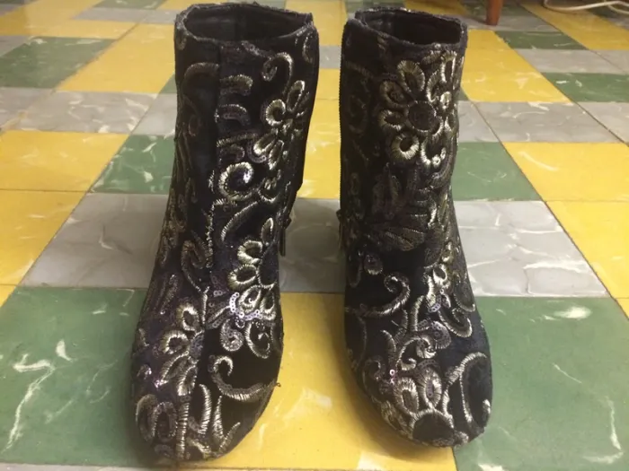 Bottines brodées