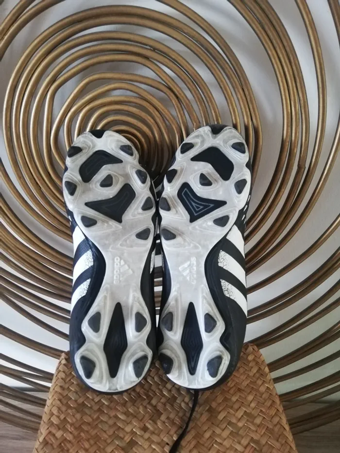 Chaussures de foot/Crampons moulés Adidas Predator T33 - photo numéro 2