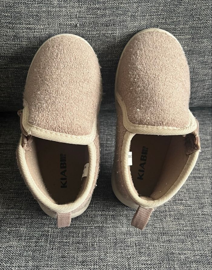 Chaussons pantoufles boots bébé beige et marron Kiabi taille 23 - photo numéro 4