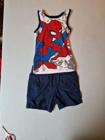 Ensemble short + debardeur