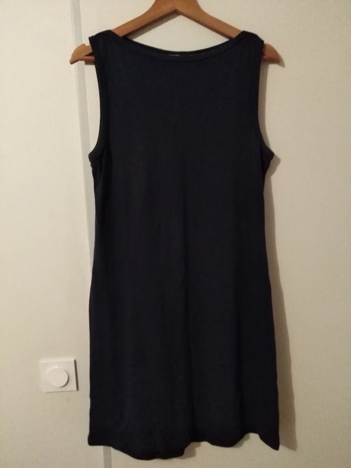 Robe sans décolleté
