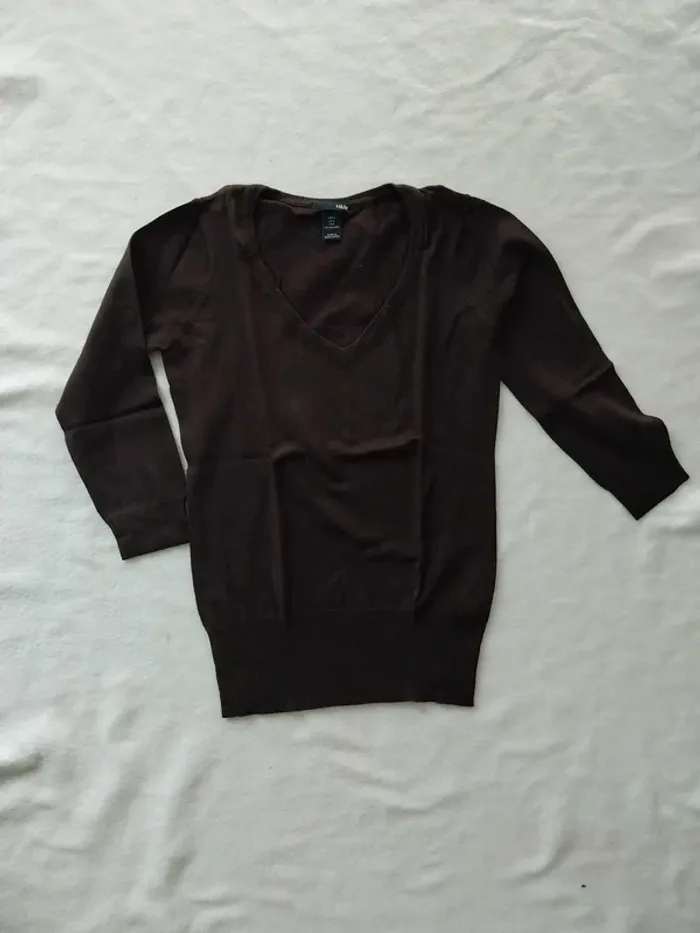 Pull marron col V TS