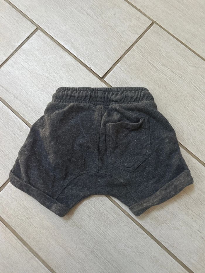 Short 2 ans - photo numéro 3