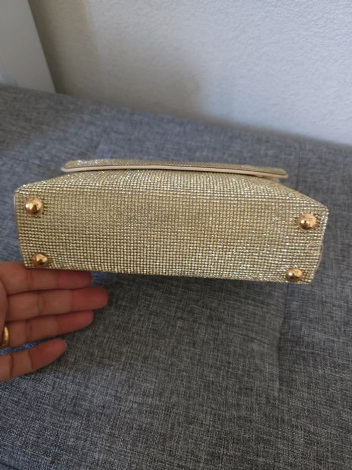 Magnifique sac soirée doré neuf avec étiquette 🏷 - photo numéro 4