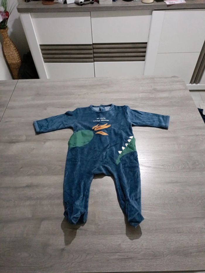 Grenouillère bébé 6 mois - Kiabi - Crocodile - Velours - photo numéro 3