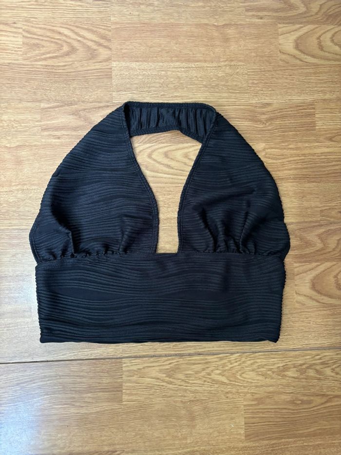 Magnifique crop top dos nu sexy noir décolleté plongeant - photo numéro 3