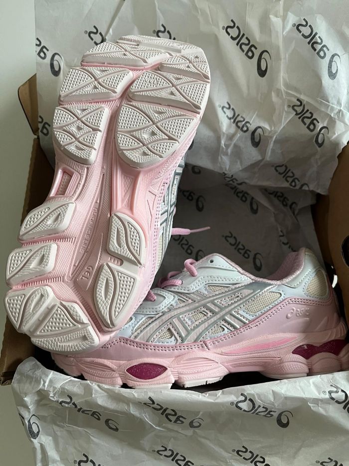 Chaussure asics gel nyc rose kicki zhang - photo numéro 3