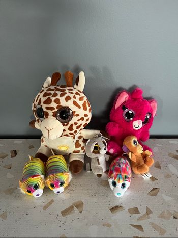 Lot peluches aux yeux qui brillent