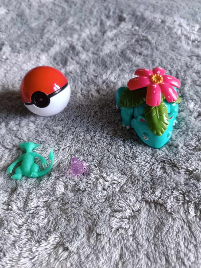 Lot figurines Pokémon + Pokéball - photo numéro 2