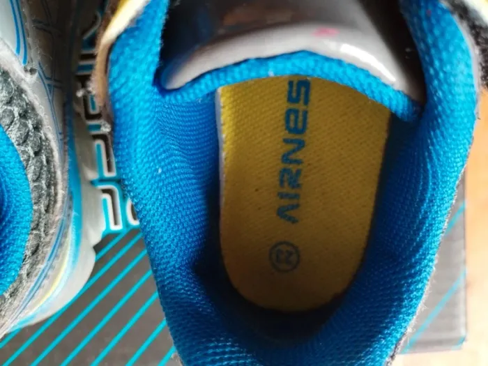Baskets enfant Airness – Pointure 23 – Grises & bleues avec détails jaunes - photo numéro 6