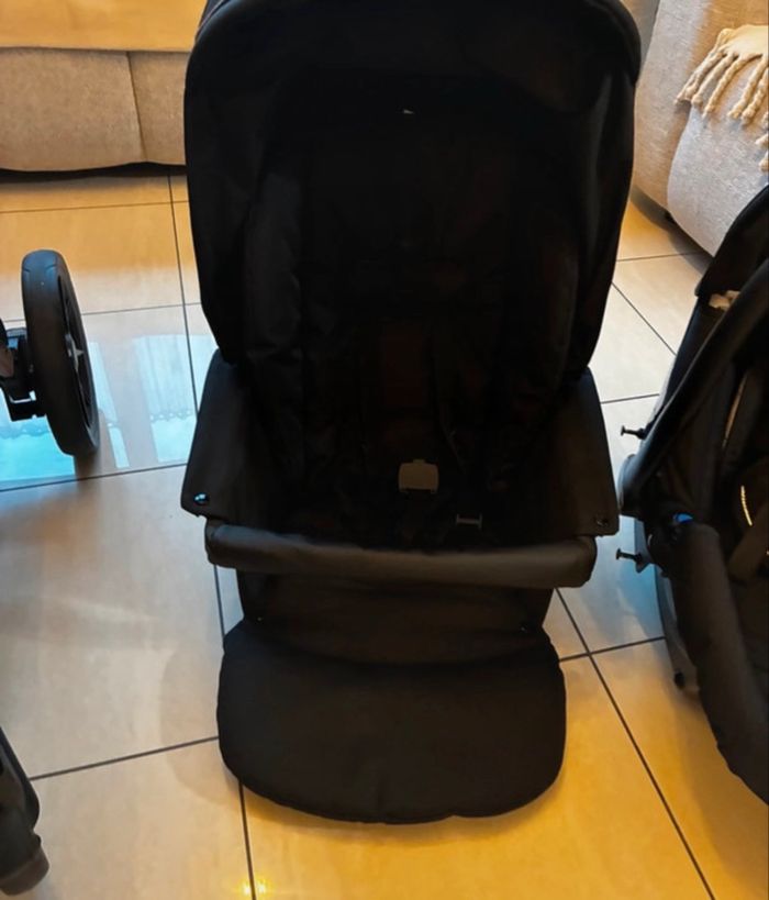 Poussette cam à venir chercher sur place à La Louvière - photo numéro 3