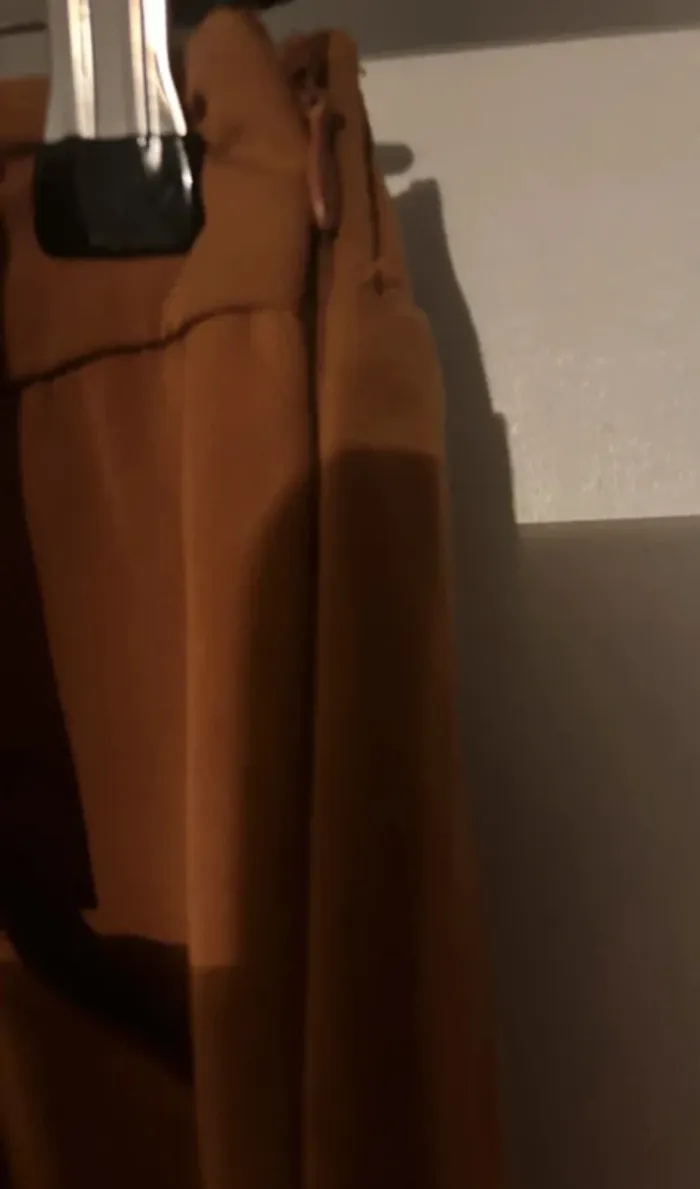 Pantalon carotte camel Reserved T38 neuf - photo numéro 7