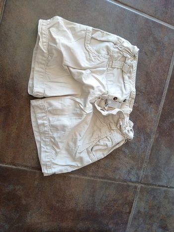 Short fille