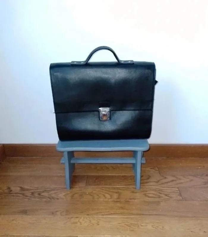 Cartable à compartiments en cuir noir