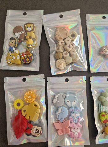 MODELES DE PERLES EN SILICONE POUR CREER DE JOLIES ATTACHES TETINES