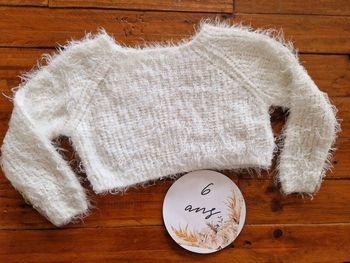 Pull court style crop top tout doux