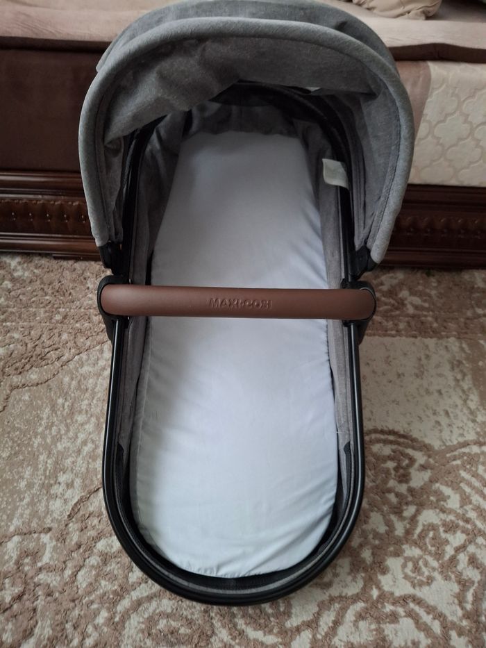 Poussette maxi cosy de 0 a 22 kilos avec sa base - photo numéro 3