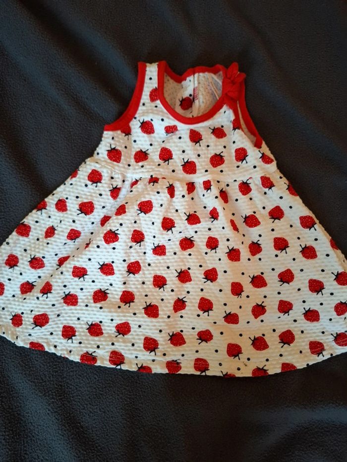 Robe fraise bébé - photo numéro 2